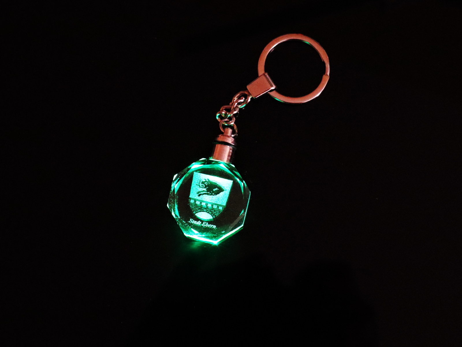 Kristall Schlüsselanhänger Oktagon Stadt Ebern mit LED