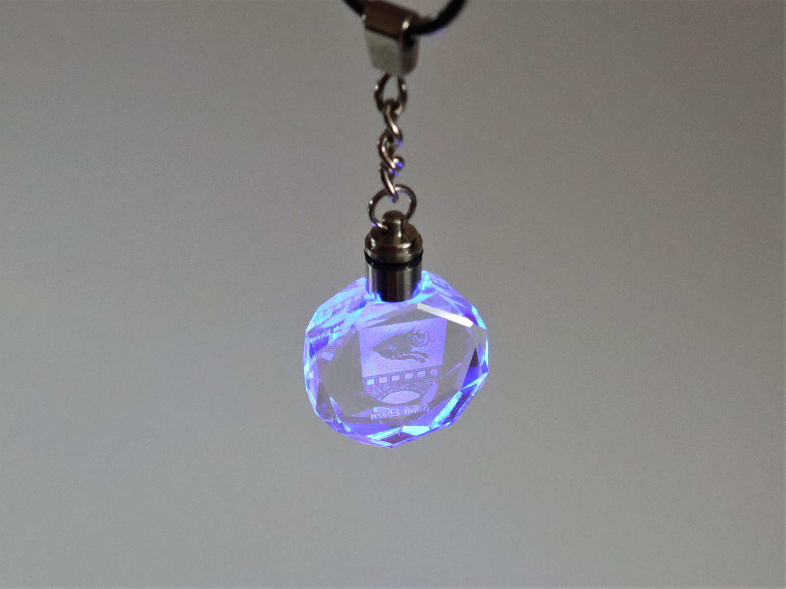 Kristall Schlüsselanhänger Oktagon Stadt Ebern mit LED